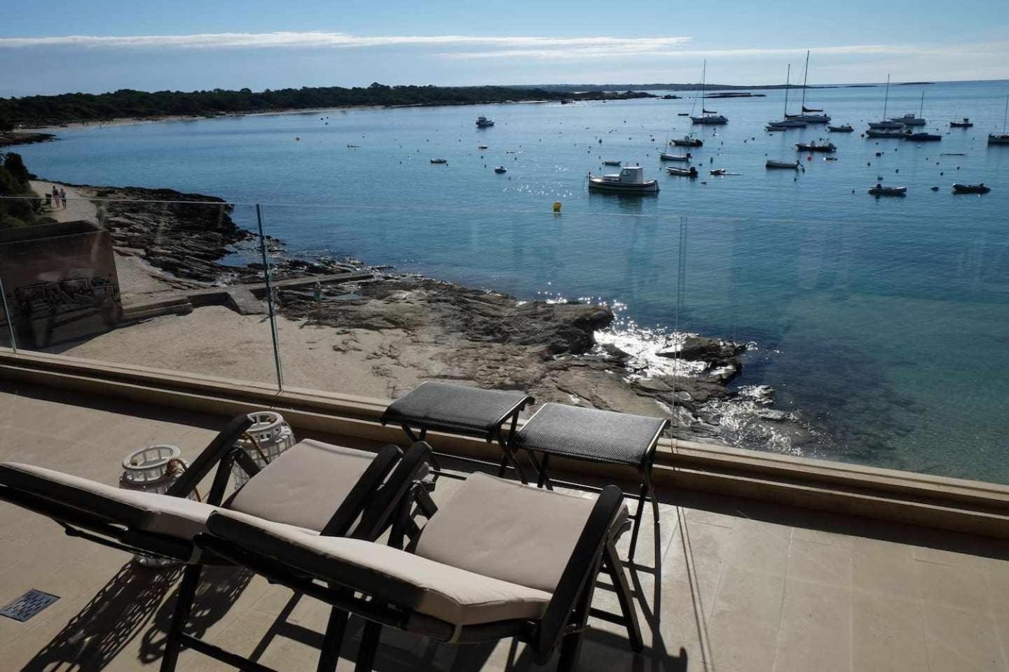 Appartamento Beachfront Es Turo *