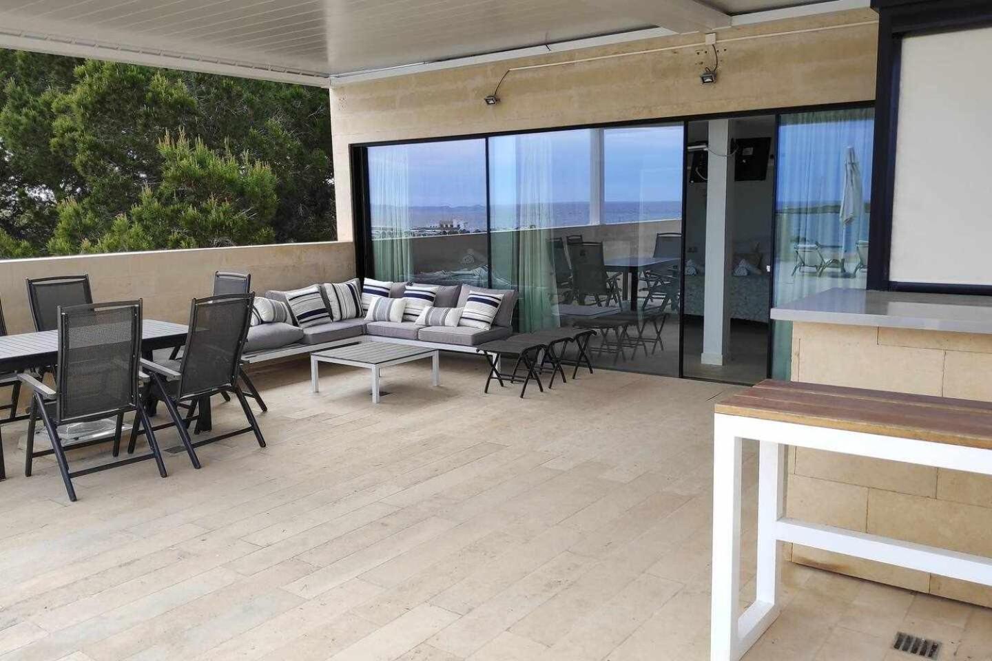 Aparthotel Beachfront Es Turo